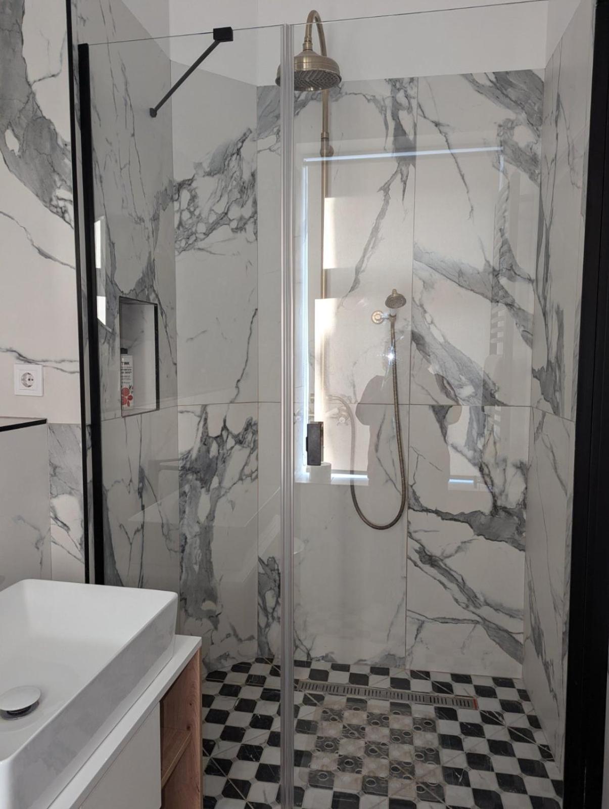 V.I.P Apartments Dominikanos ลวีฟ ภายนอก รูปภาพ